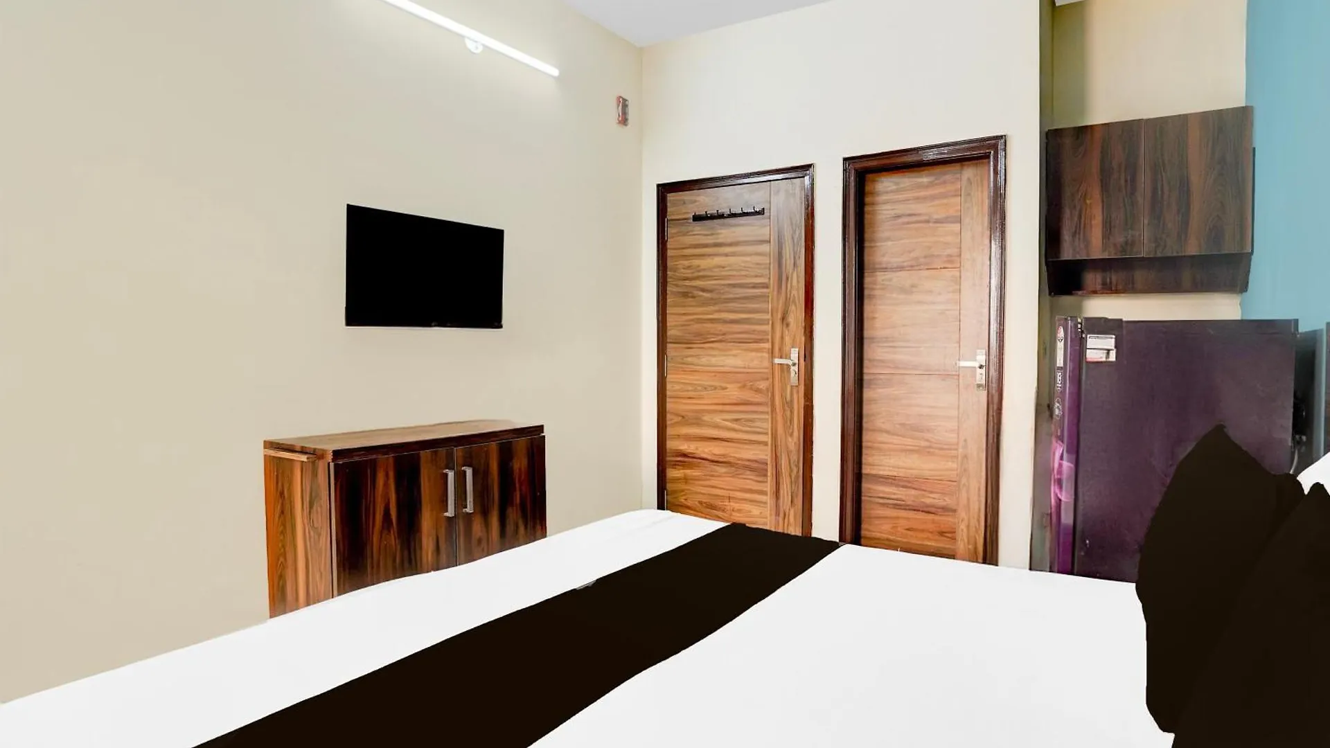 Hotel O Arpit Residency Gurgaon